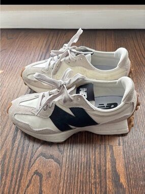 Women’s New Balance 327